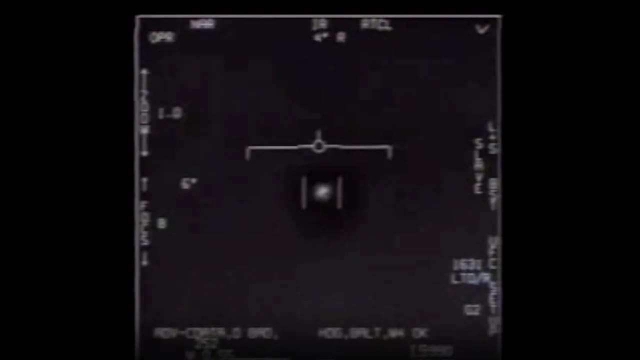Infrared video still of the FLIR1 object, U.S. Navy FOIA footage