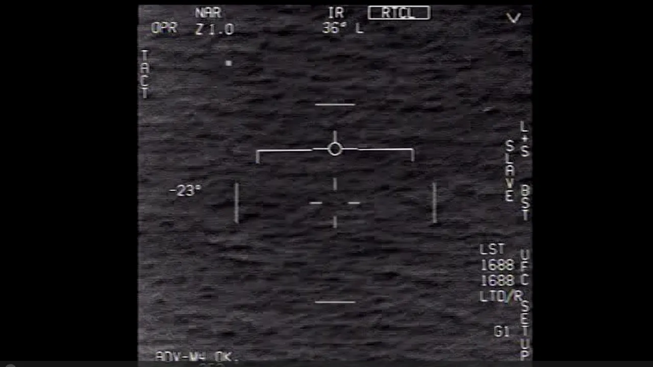 Infrared sensor video still of the Go Fast object off the U.S. East Coast, 2015